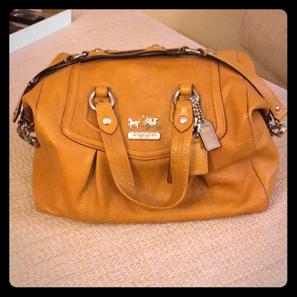 COACH CAMEL LEATHER ASHLEY SATCHEL LIKE NEW